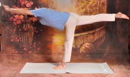 Virabhadrasana 3-Harcospóz 3